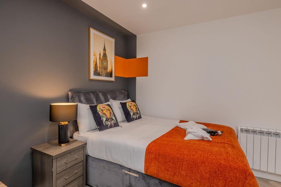 Spacious Apartment Next to Brighton Beach Sleep 6 Apartment in Hove