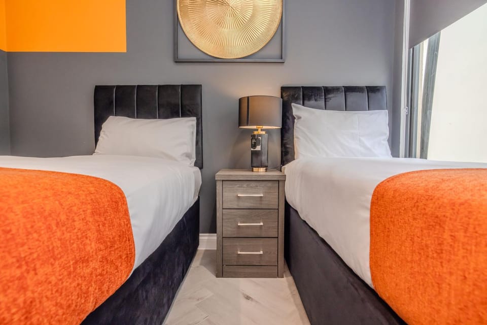 Spacious Apartment Next to Brighton Beach Sleep 6 Apartment in Hove