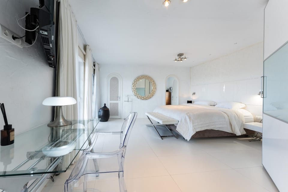 Property building, Living room, Bedroom