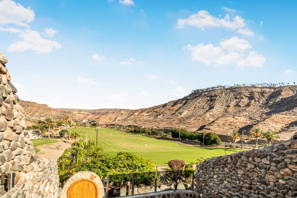 Oasis Tauro Beach 3BR Apartment in Comarca Sur