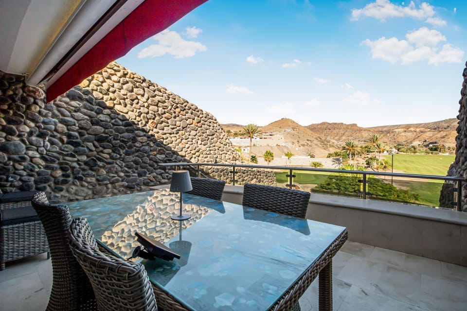 Oasis Tauro Beach 3BR Apartment in Comarca Sur