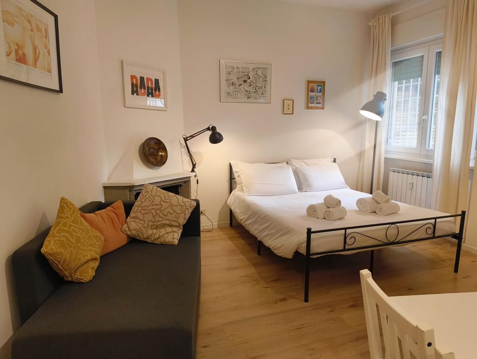 Bed, Living room, Photo of the whole room, Bedroom