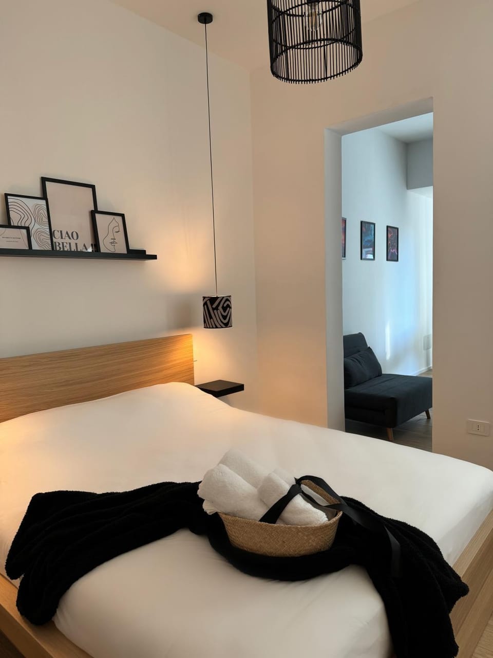 Photo of the whole room, Bedroom