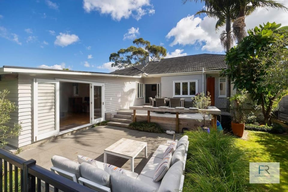 Grand Character Villa in Meadowbank House in Auckland