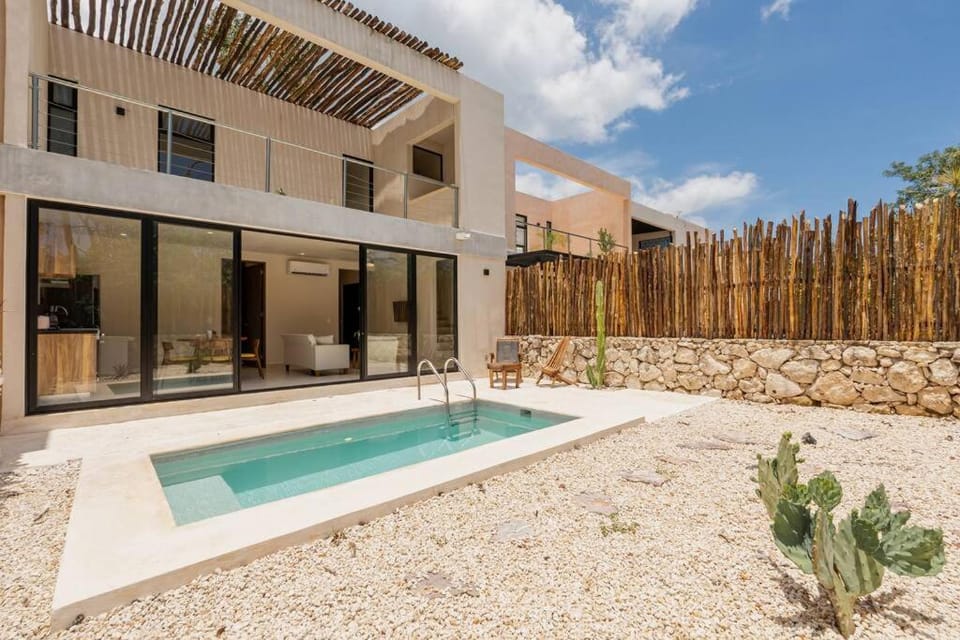 Patio, Pool view, Swimming pool