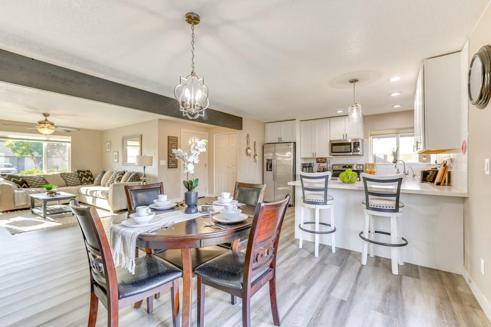 Families w/ Pets! Glendale Gem w/ Backyard Oasis House in Glendale