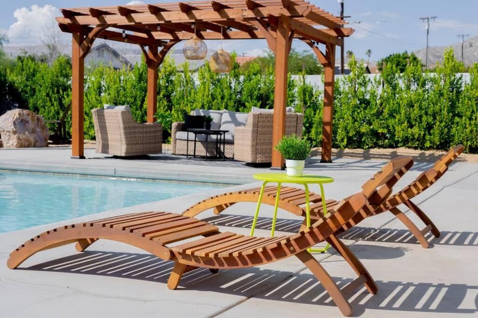 Desert Oasis-Large Pool & Spa, Firepit, Gameroom, Hammocks House in Desert Hot Springs