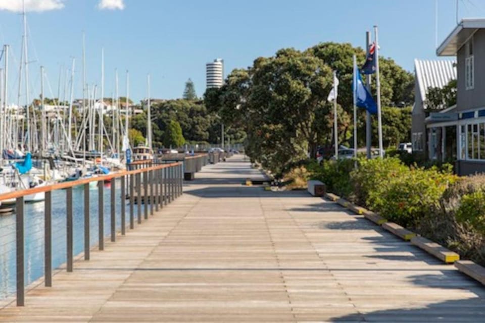 Executive Townhouse Auckland by Furnished Rentals Apartment in Auckland