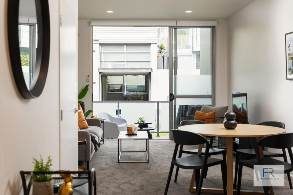Executive Townhouse Auckland by Furnished Rentals Apartment in Auckland