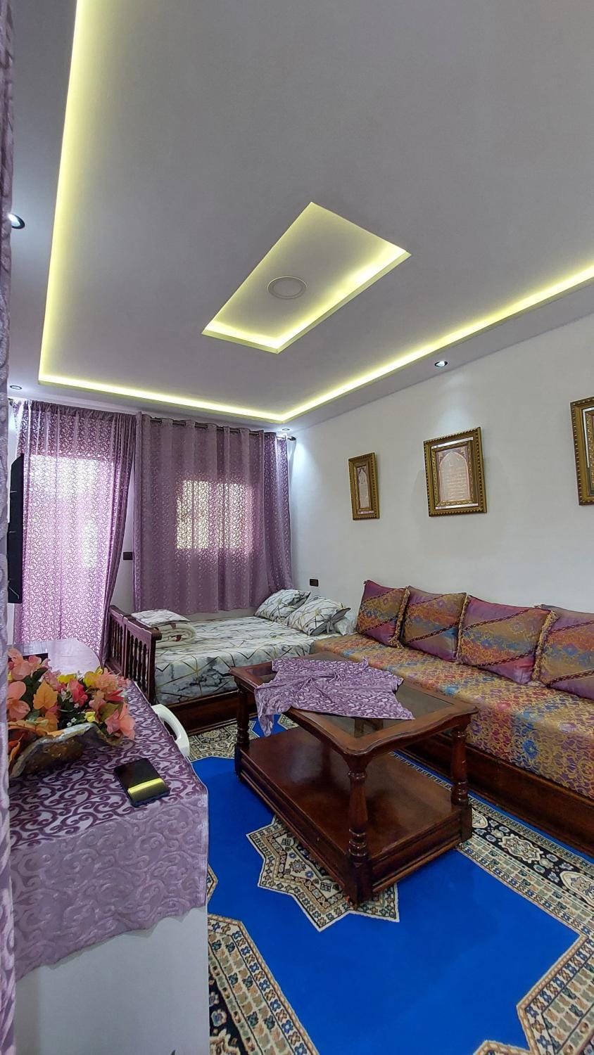 Bed, Living room