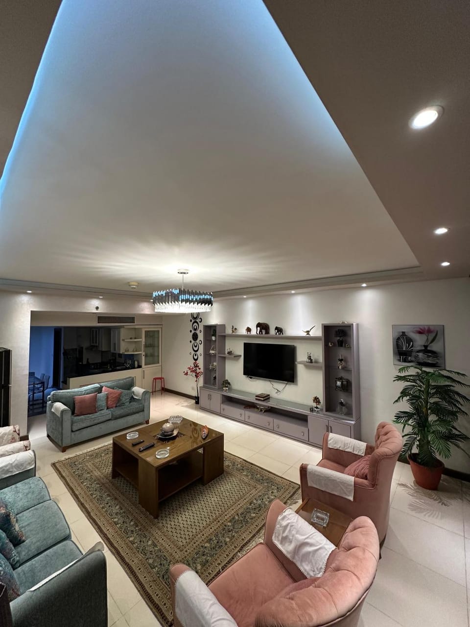 Communal lounge/ TV room, TV and multimedia, Living room, Seating area, Evening entertainment
