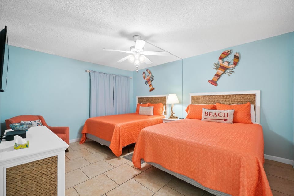 Bed, TV and multimedia, Bedroom