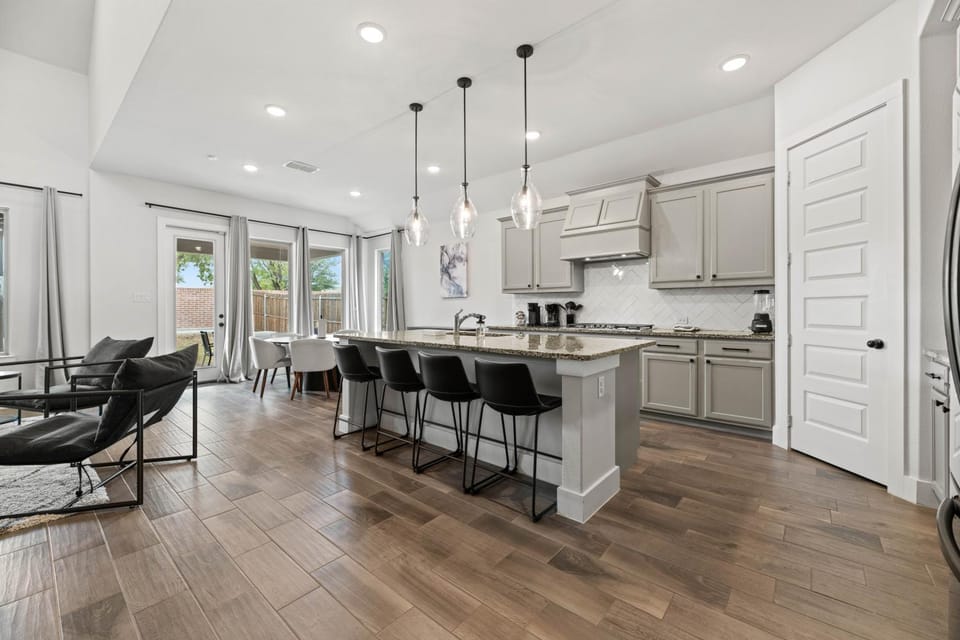 Lake Cove Retreat House in Little Elm