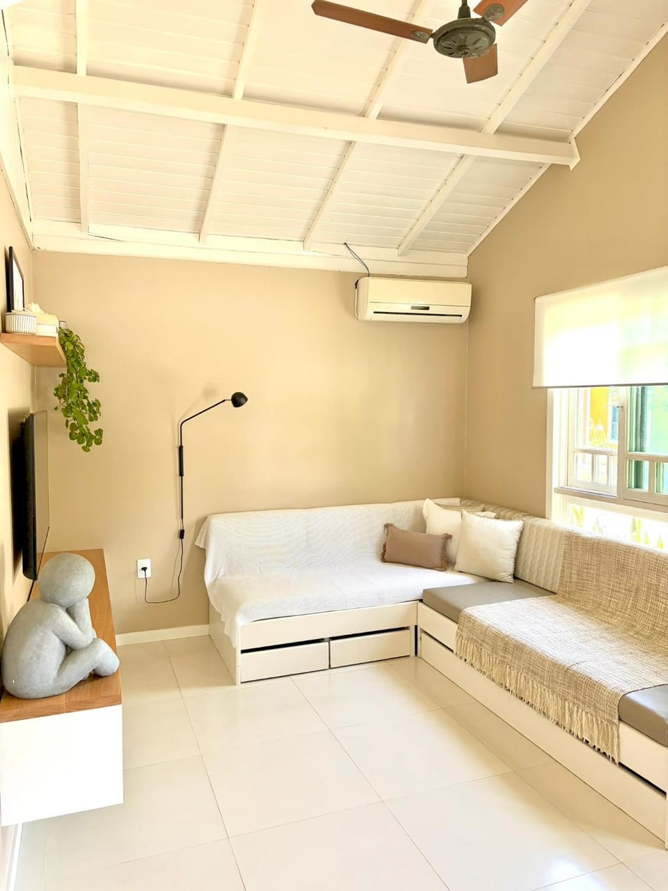 Living room, air conditioner
