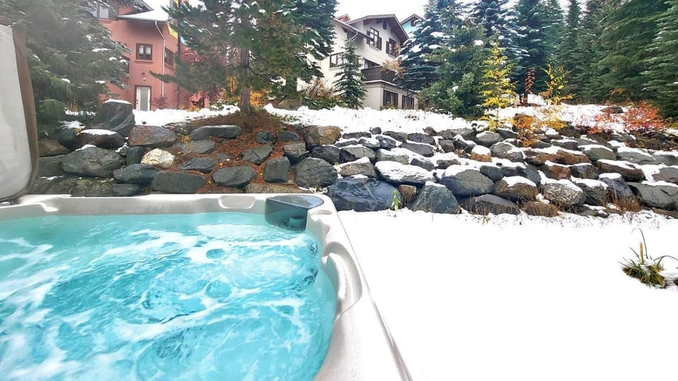 Timberline Village #12 home House in British Columbia