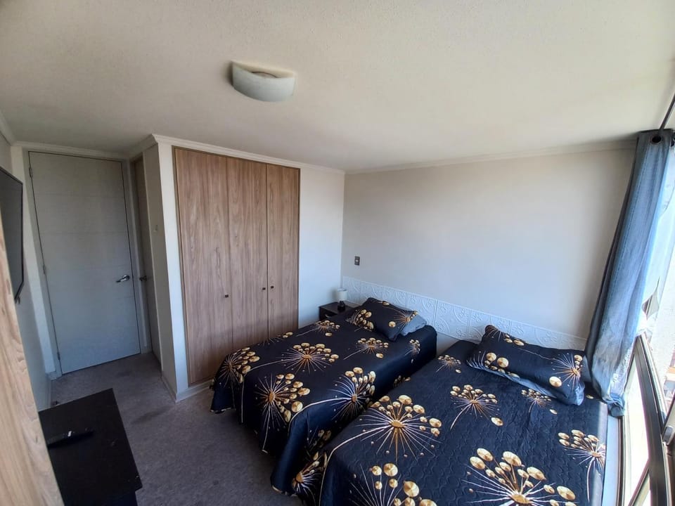Bed, Photo of the whole room, wardrobe
