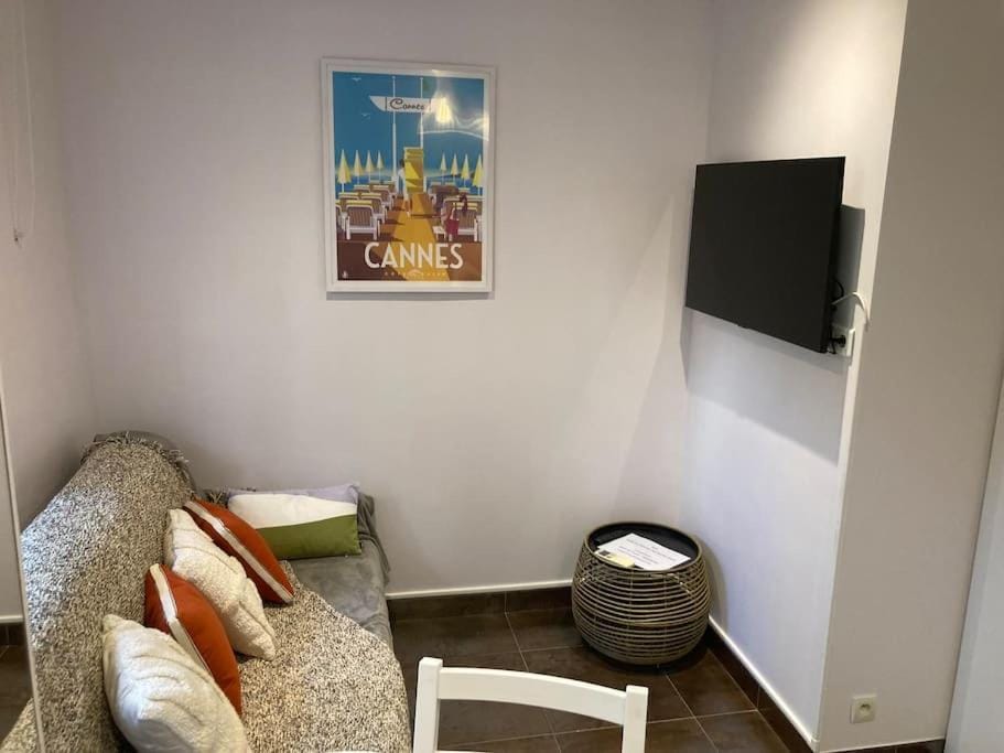 Communal lounge/ TV room, TV and multimedia