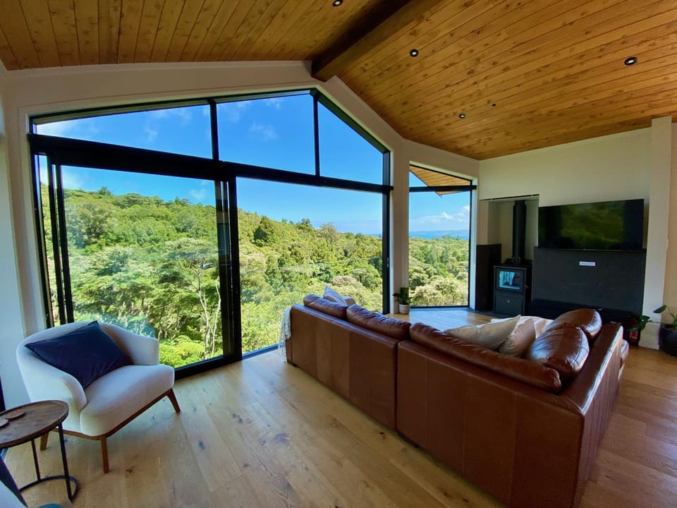 Communal lounge/ TV room, Natural landscape, View (from property/room), Seating area, Mountain view