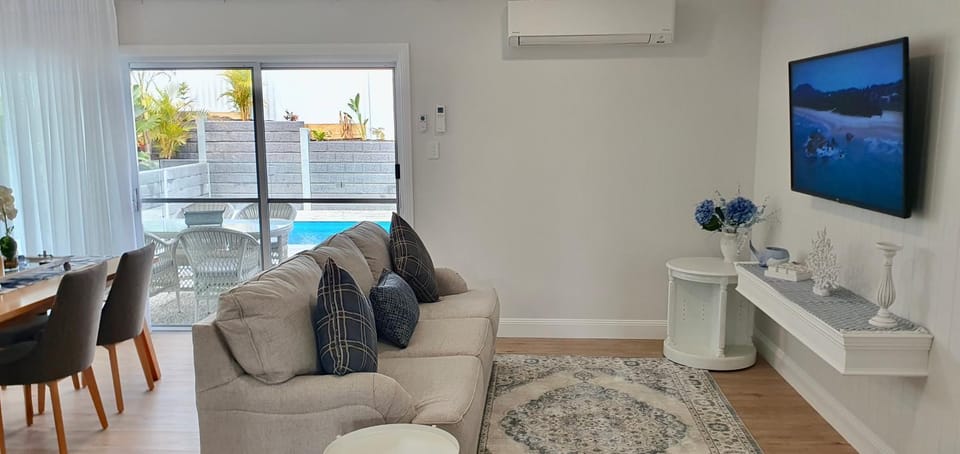 Hampton Retreat with heated pool Apartment in South West Rocks