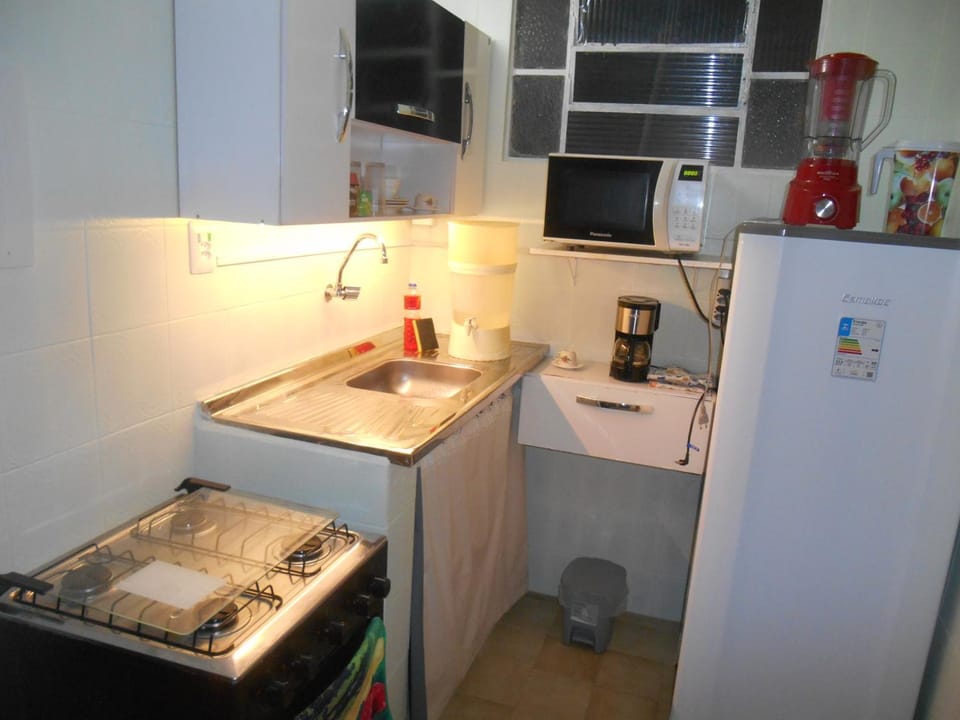 Coffee/tea facilities, Kitchen or kitchenette, minibar, oven, stove