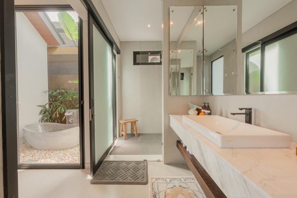 Bathroom, Bath