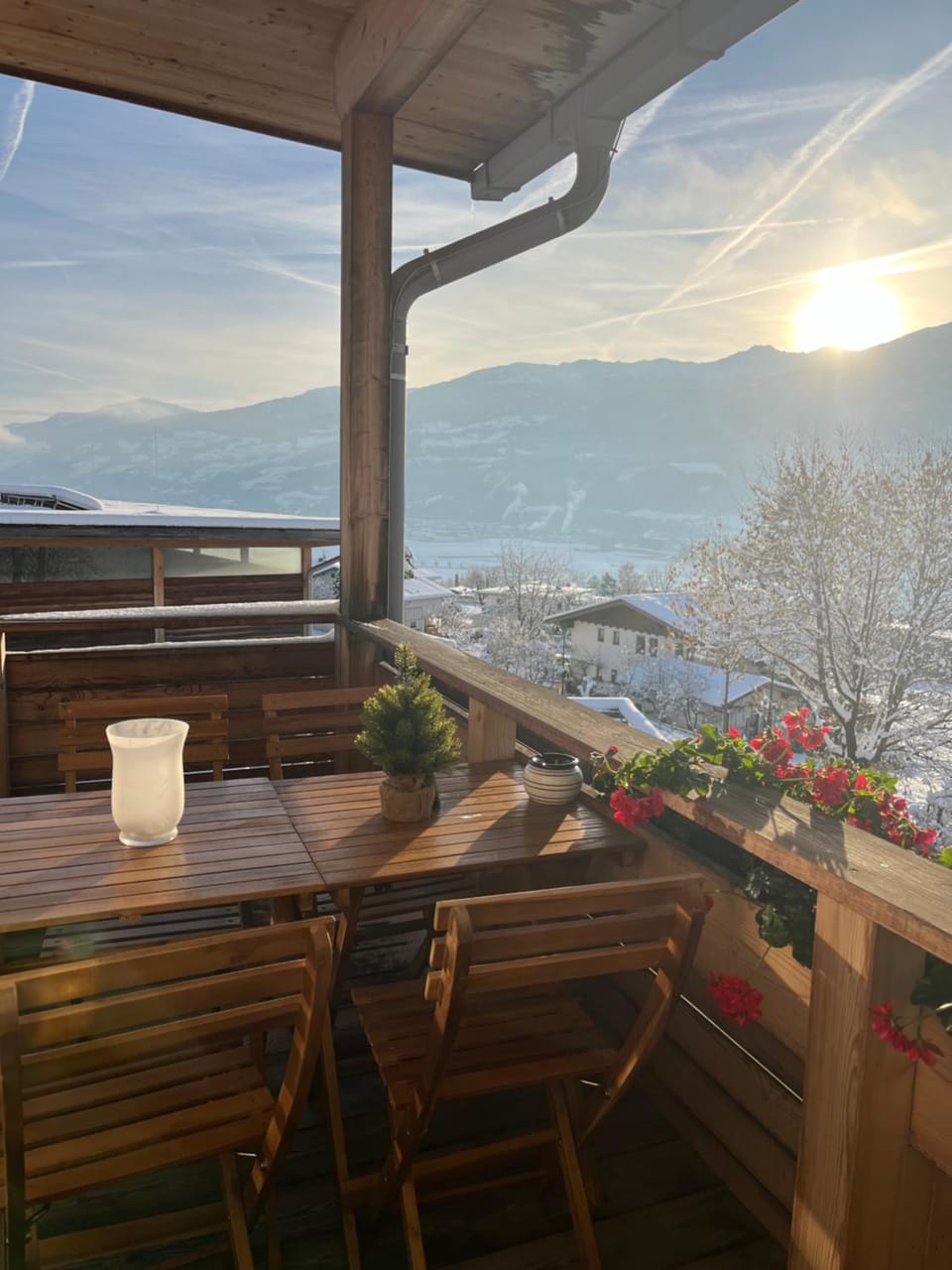 View (from property/room), Balcony/Terrace, Mountain view