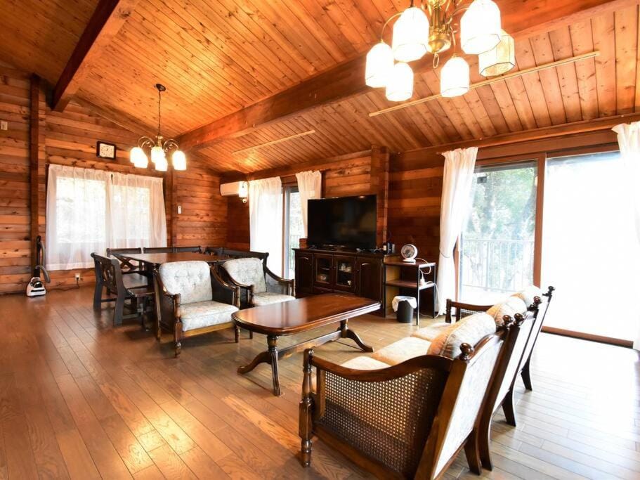 TV and multimedia, Living room, Dining area