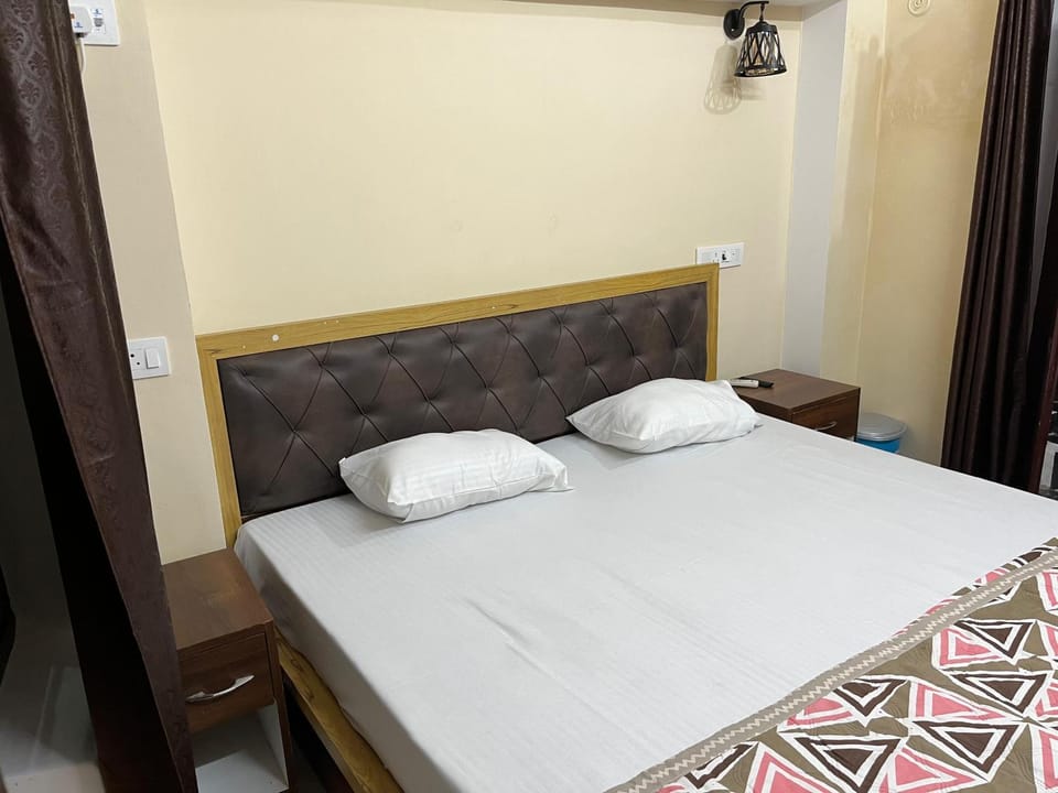Stay in Someshwar Bed and Breakfast in Varanasi
