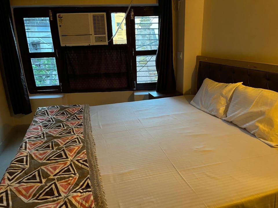 Stay in Someshwar Bed and Breakfast in Varanasi