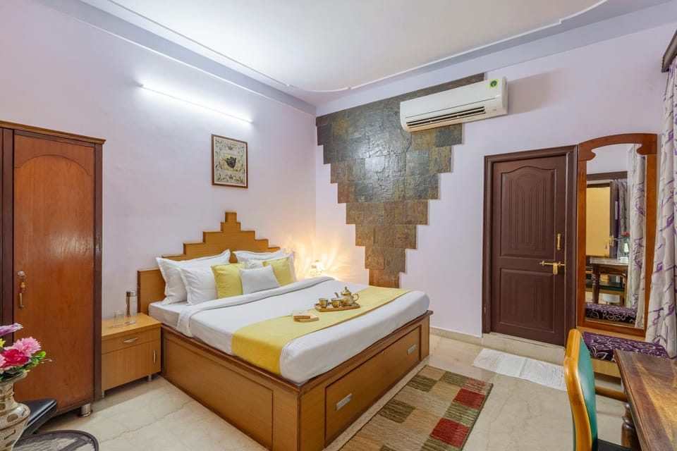 Bed, Photo of the whole room, Bedroom, towels, wardrobe, air conditioner