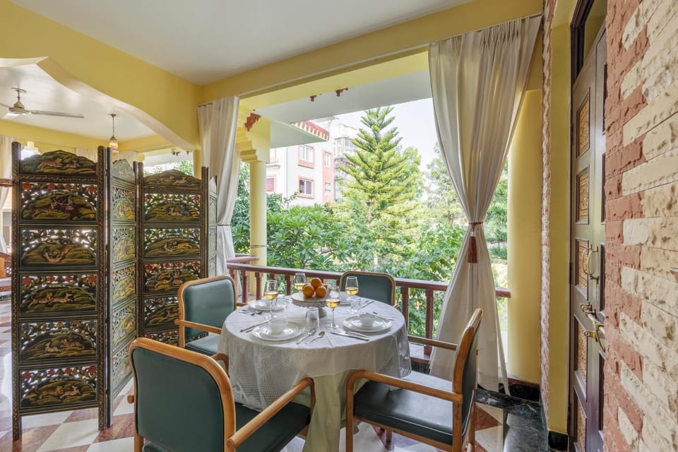 View (from property/room), Balcony/Terrace, Living room, Seating area, Dining area