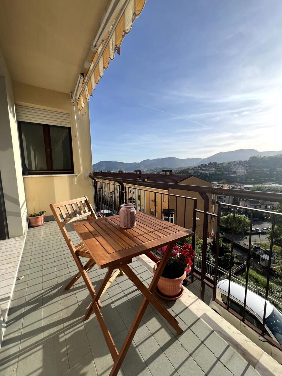 Natural landscape, Balcony/Terrace, Dining area