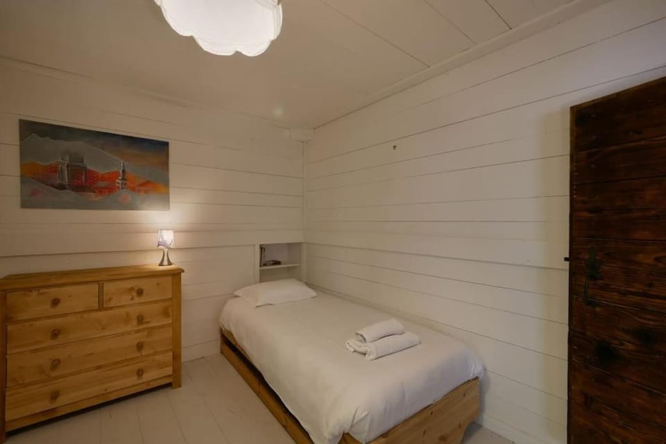 Beautiful 3 Star renovated Apt Sleeps 7 Apartment in Saint-Gervais-Bains