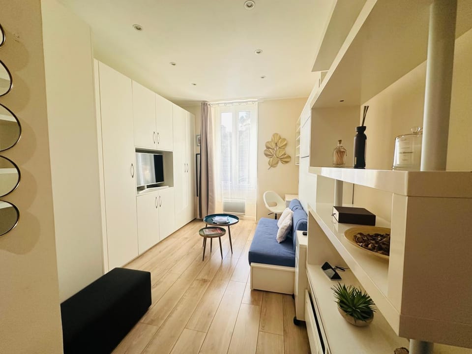 Living room, Seating area, Bedroom