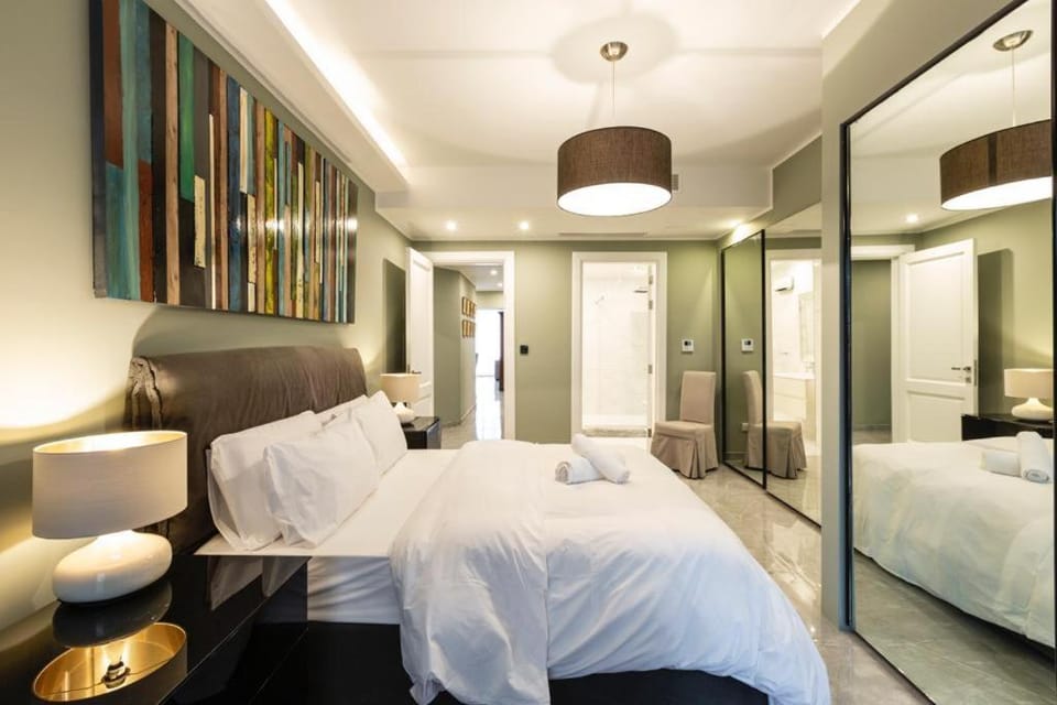 Lavish Seafront Apartment Apartment in Sliema