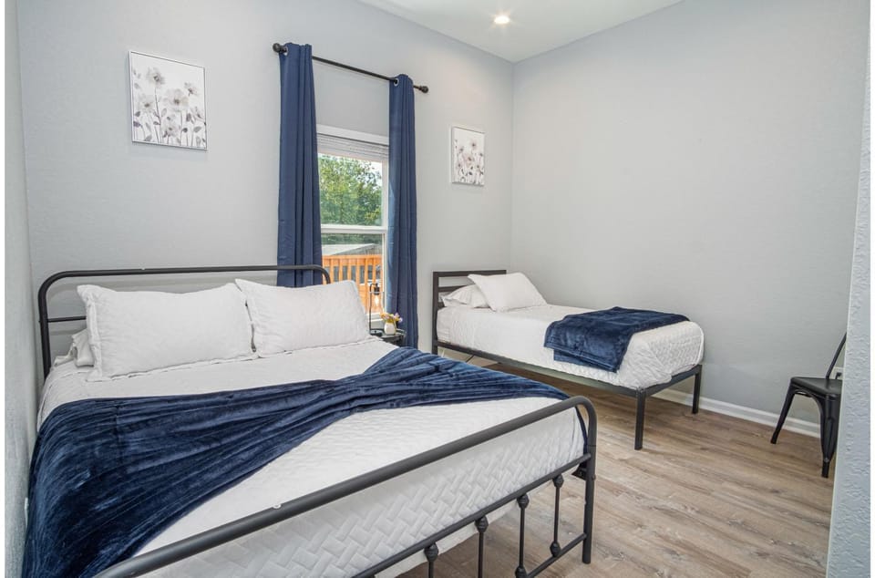 Bed, Bedroom