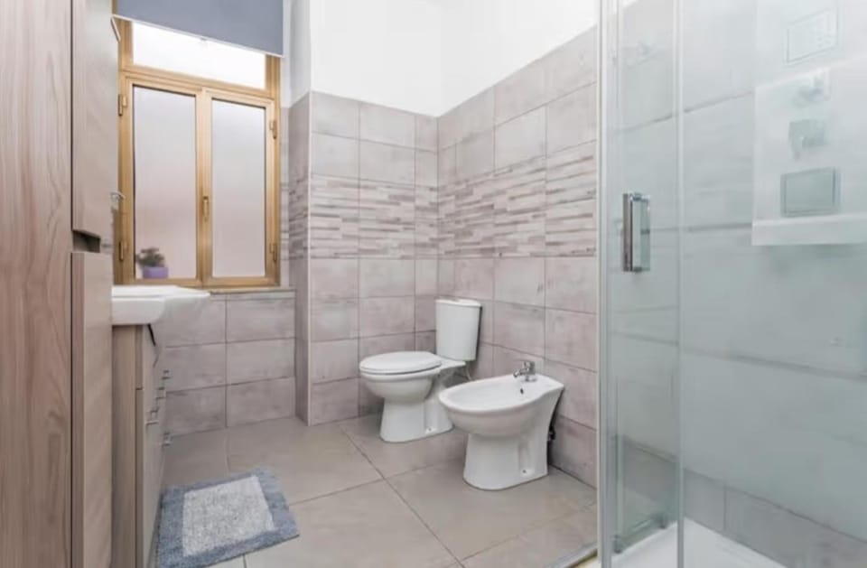Shower, Toilet, Bathroom, bidet