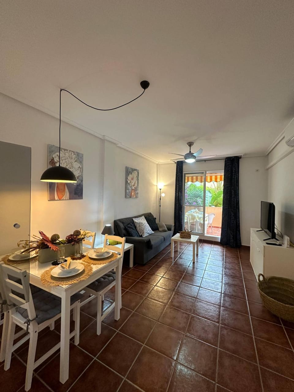 TV and multimedia, Living room, Dining area