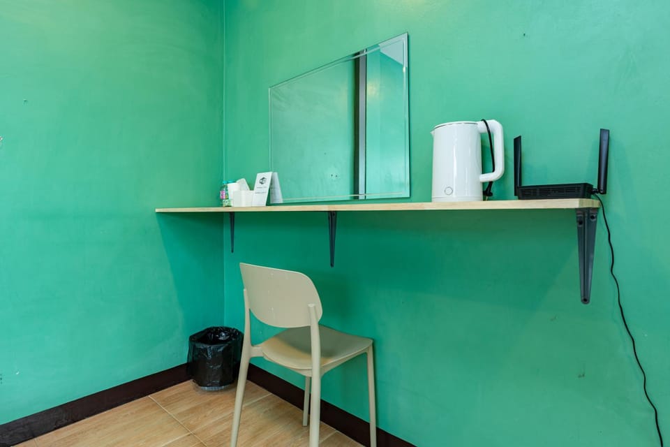 Coffee/tea facilities, minibar