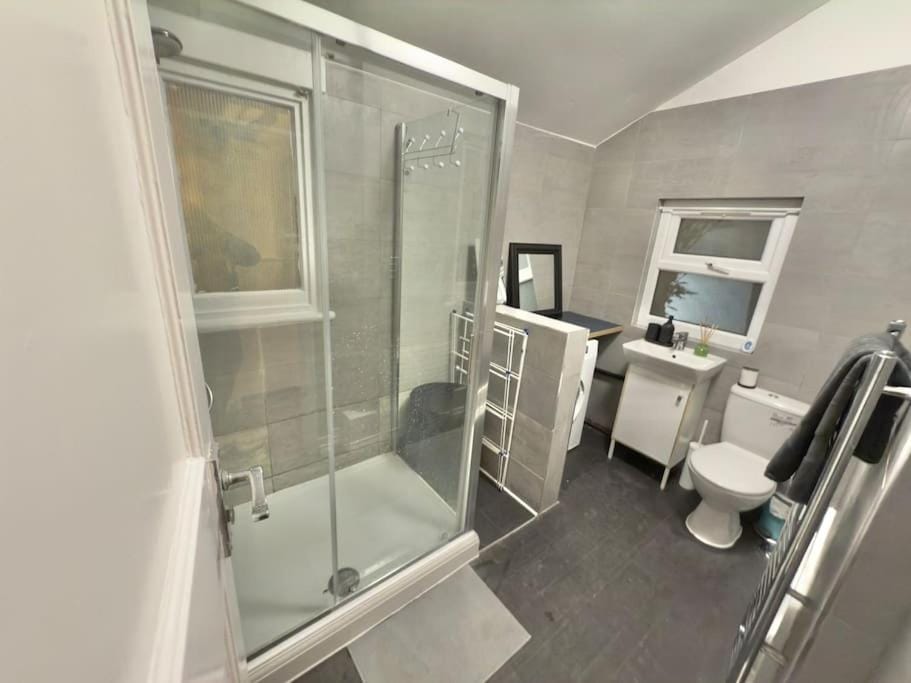 Shower, Toilet, towels, laundry