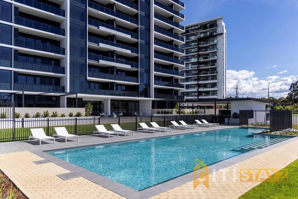 Posh in Phillip - 2bd 2bth Apt Apartment in Canberra