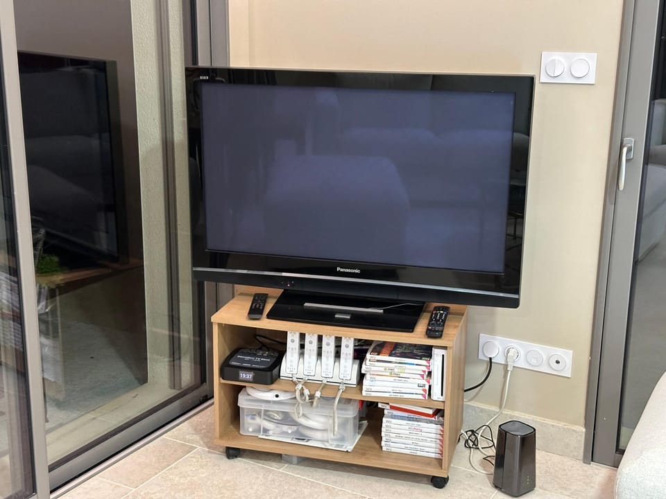 Communal lounge/ TV room, TV and multimedia