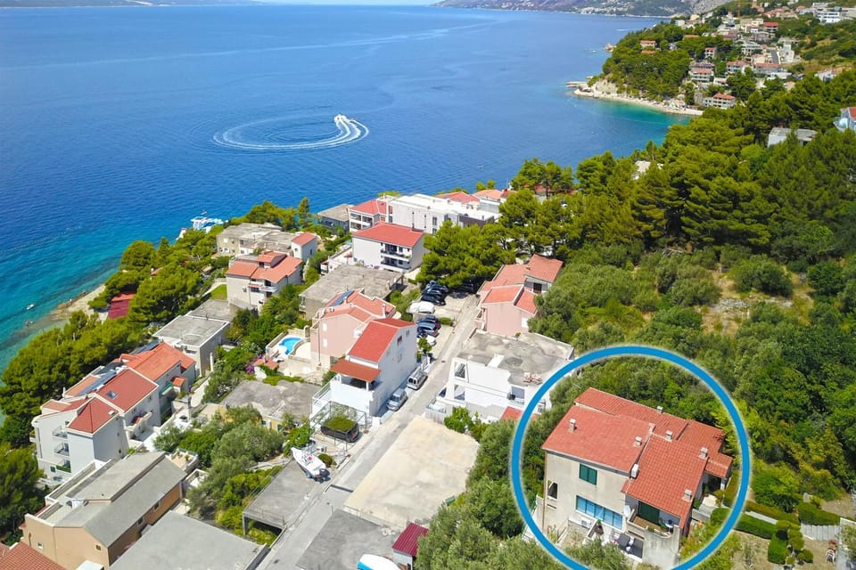 Property building, Day, Neighbourhood, Natural landscape, Bird's eye view, Beach, Sea view, Street view