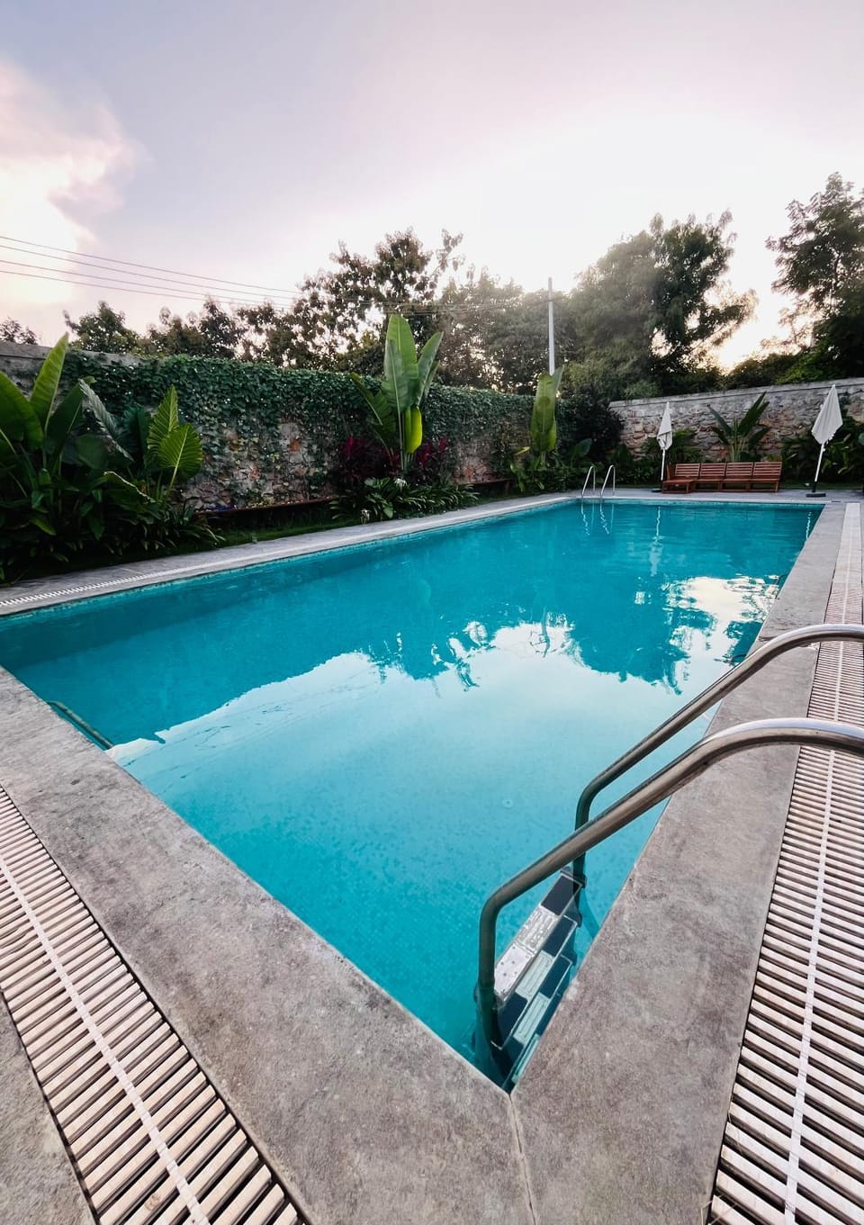 Swimming pool