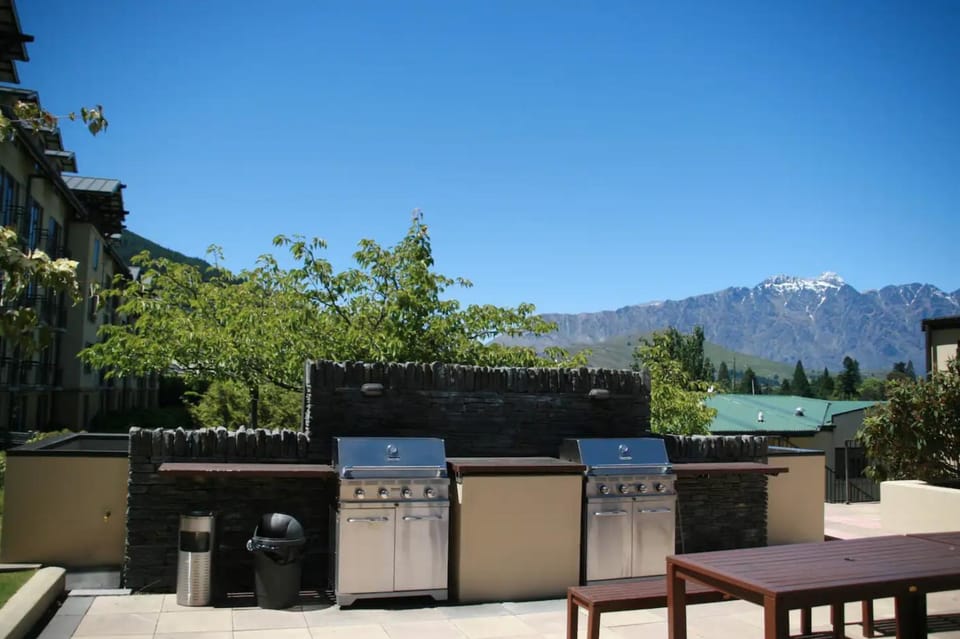 The Beacon - Spacious Studio 107 Apartment in Queenstown