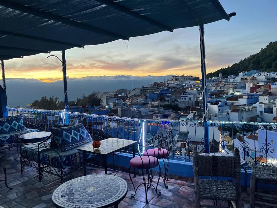 Patio, Restaurant/places to eat, View (from property/room), Living room, Dining area, City view, Mountain view