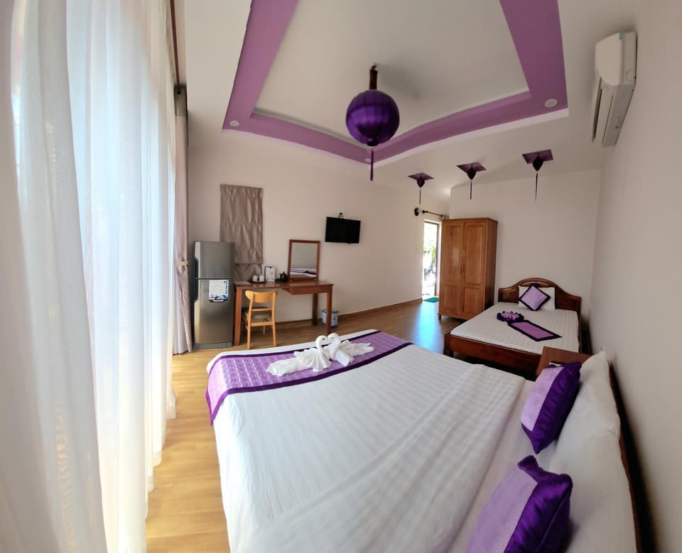 Bed, TV and multimedia, Photo of the whole room, Bedroom, towels, air conditioner