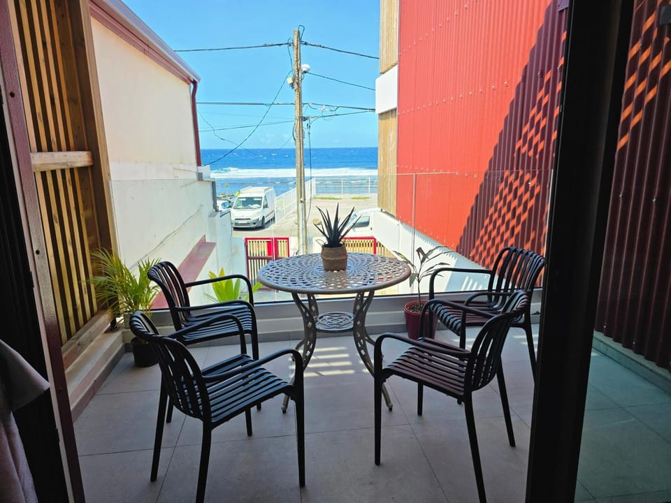 View (from property/room), Balcony/Terrace, Sea view