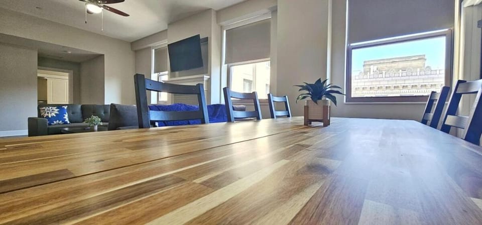Dwntwn Sq! Stadium, Casino, RnR, CSU, Clinic, CSU Apartment in Cleveland Heights