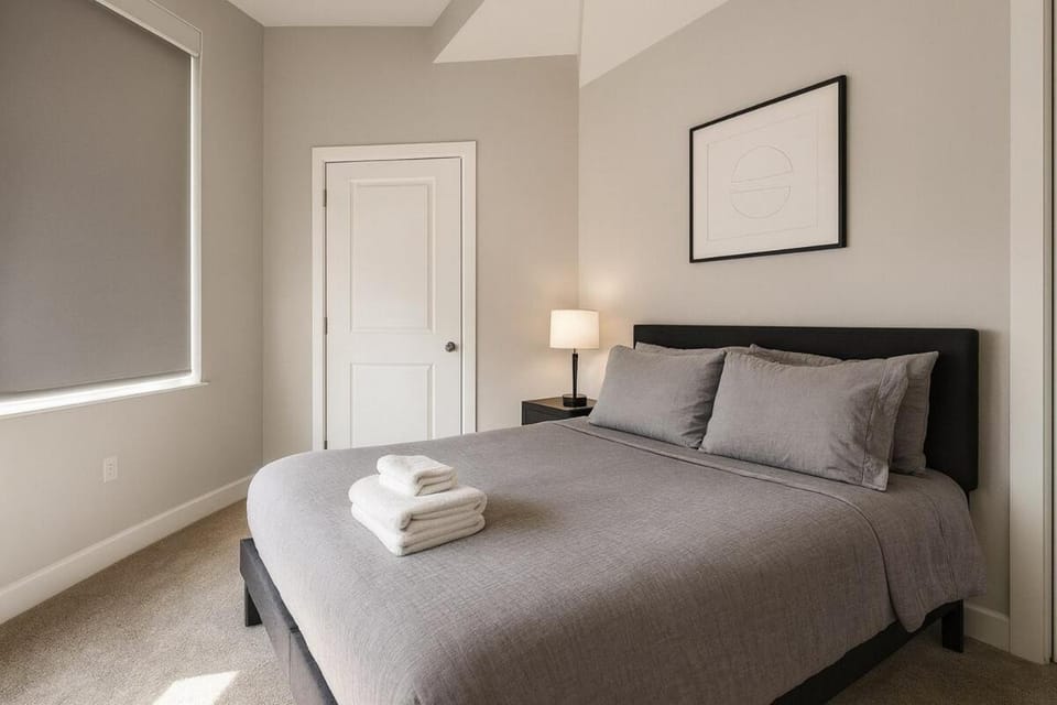 Dwntwn Suite R&R, Casino, Stadiums, Airport Apartment in Cleveland Heights